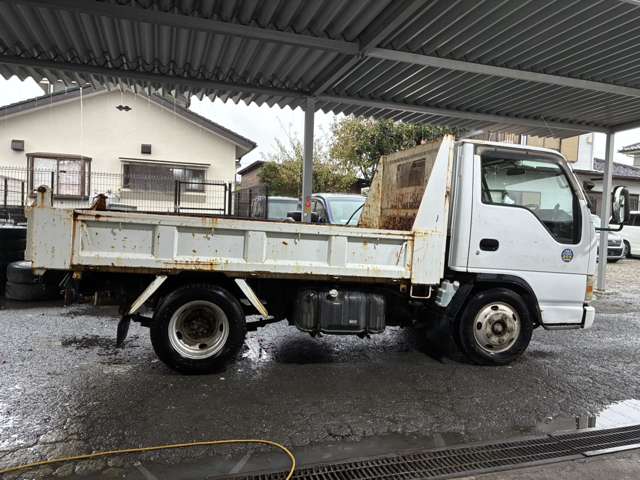 Isuzu Elf 6