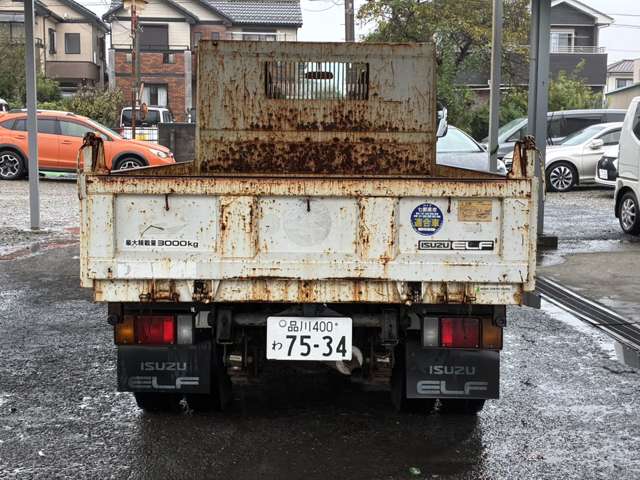 Isuzu Elf 8
