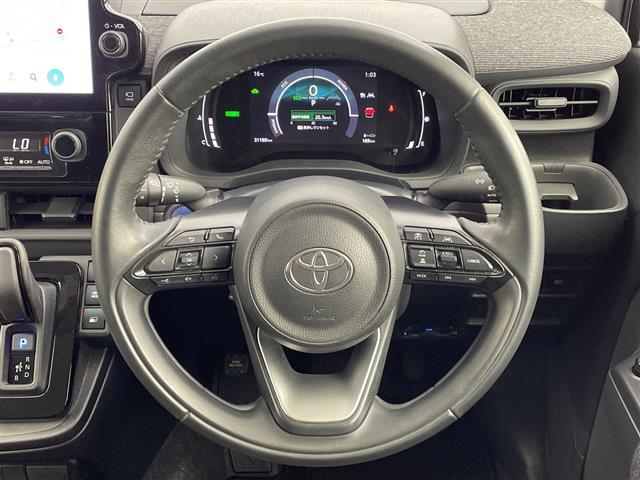 Toyota Sienta 5