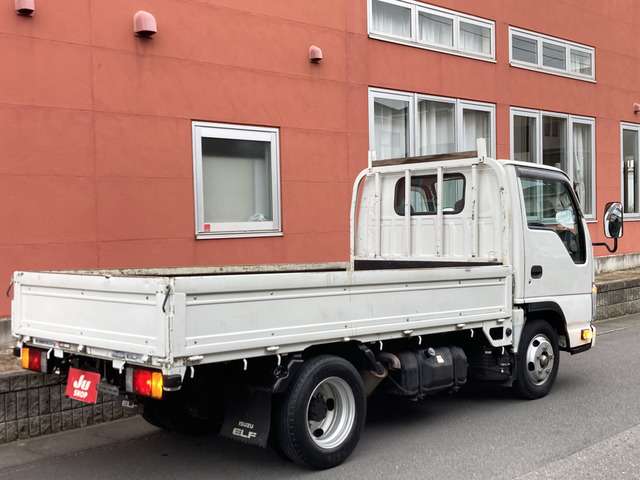 Isuzu Elf 2