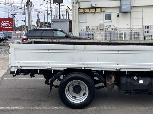 Isuzu Elf 7