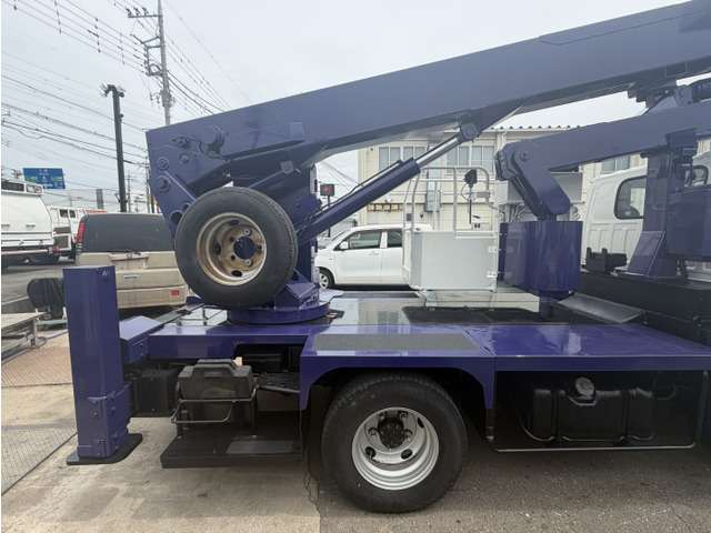 Isuzu Elf 12
