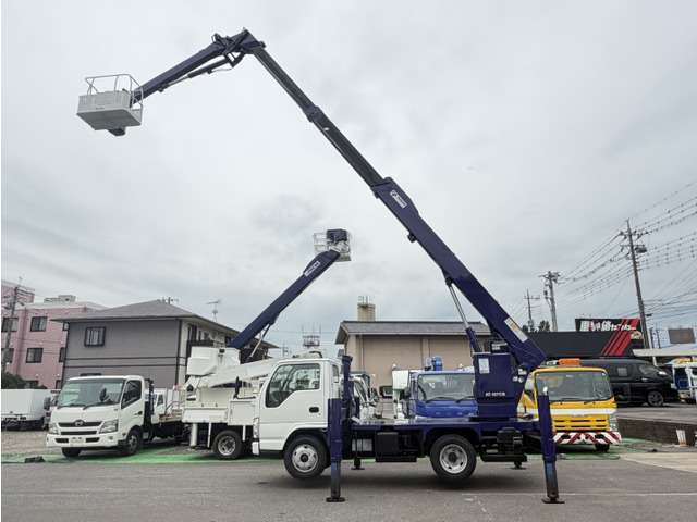 Isuzu Elf 4