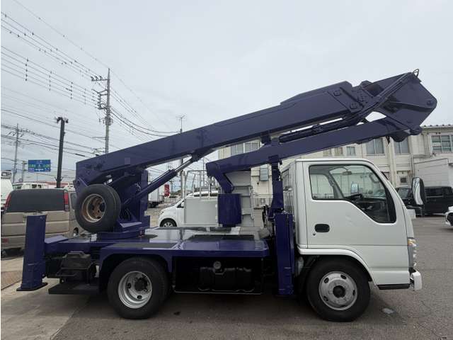 Isuzu Elf 10