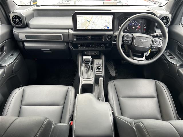 Toyota Land Cruiser FJ 4