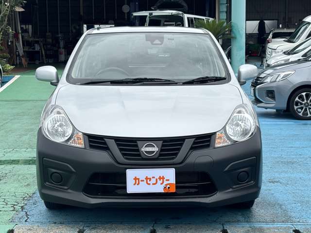Nissan AD 5