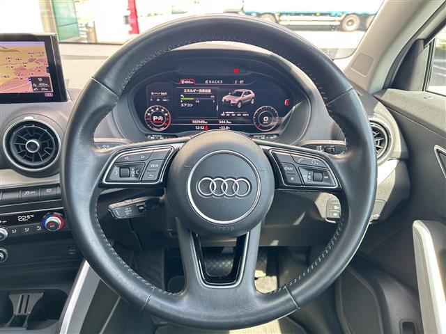 Audi Q2 8