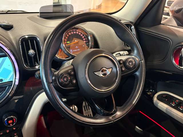 MINI Crossover 10