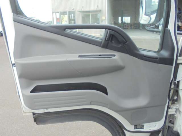 Mitsubishi Fuso Canter 4