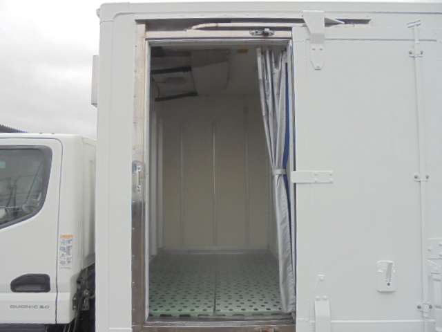 Mitsubishi Fuso Canter 9
