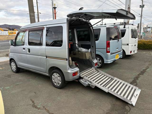 Daihatsu Hijet Cargo 3