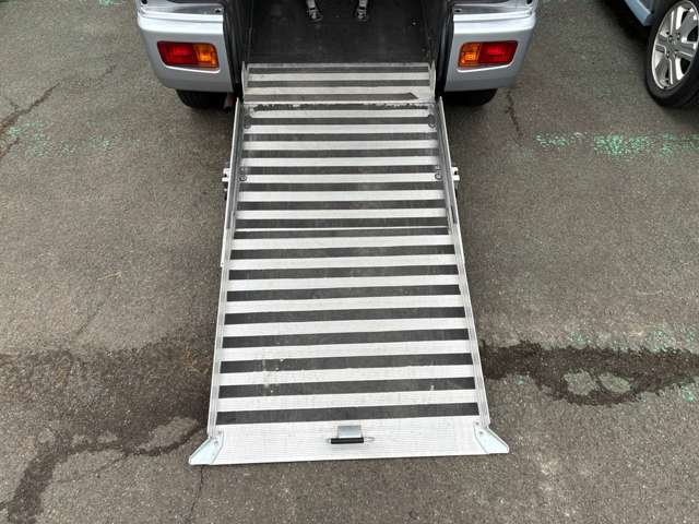 Daihatsu Hijet Cargo 4