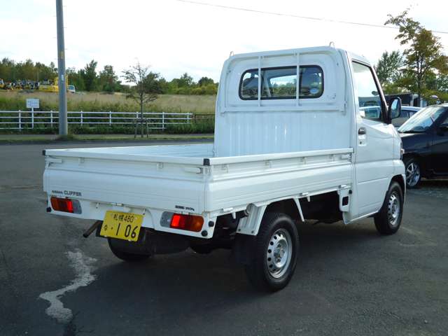 Nissan Clipper Truck 11