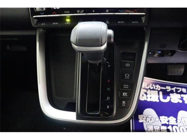 Toyota Noah 8