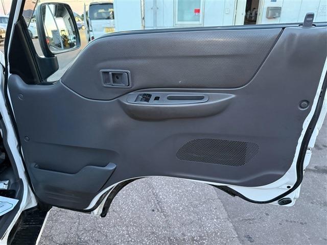 Mazda Bongo Truck 11