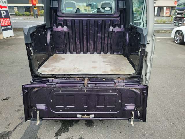 Daihatsu Hijet Cargo 12