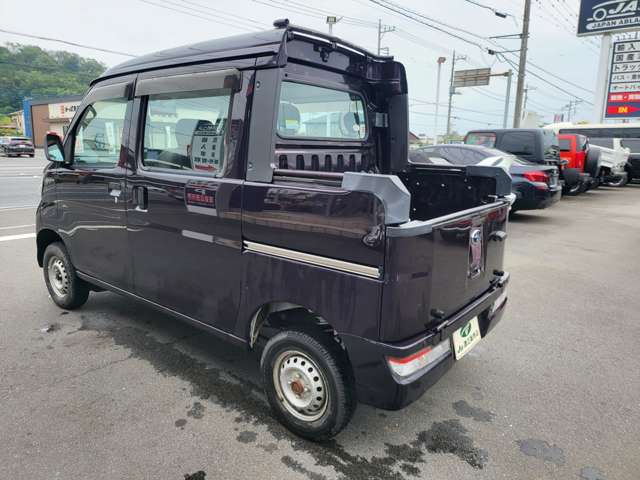 Daihatsu Hijet Cargo 2