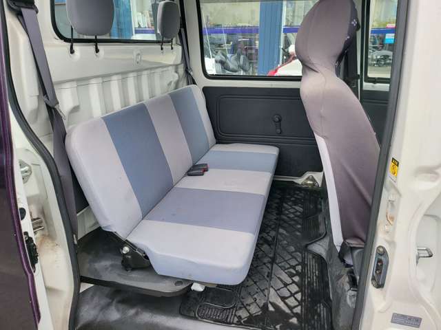Daihatsu Hijet Cargo 5