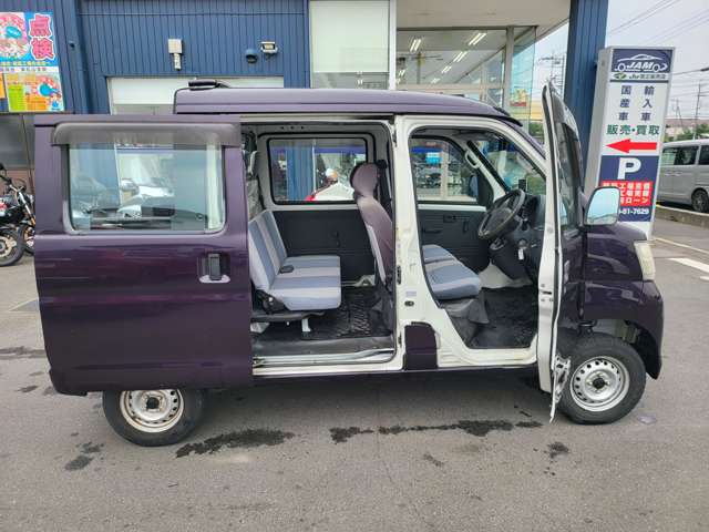 Daihatsu Hijet Cargo 6