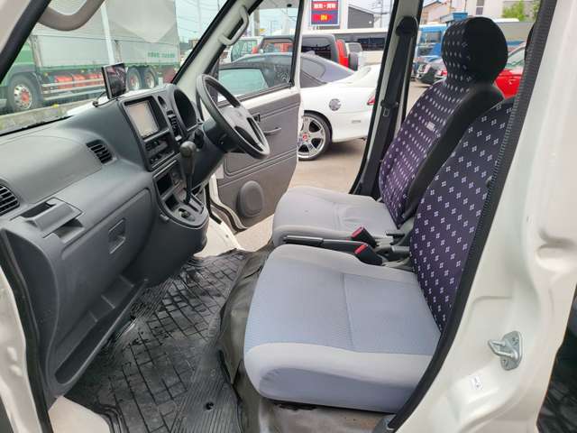 Daihatsu Hijet Cargo 7