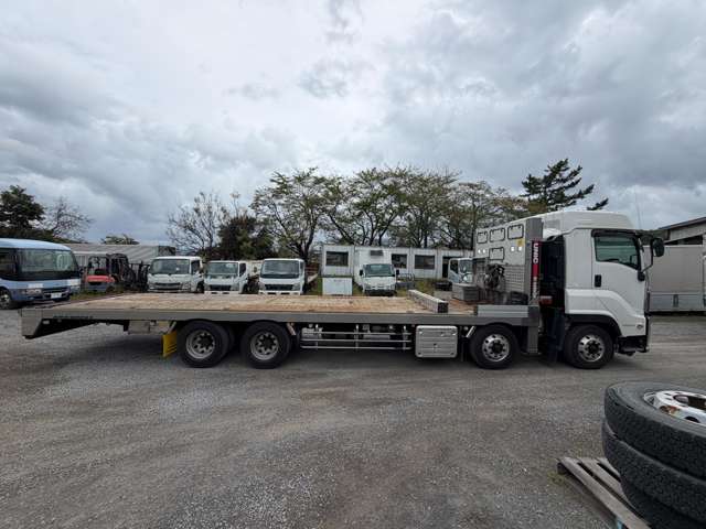 Isuzu Giga 4