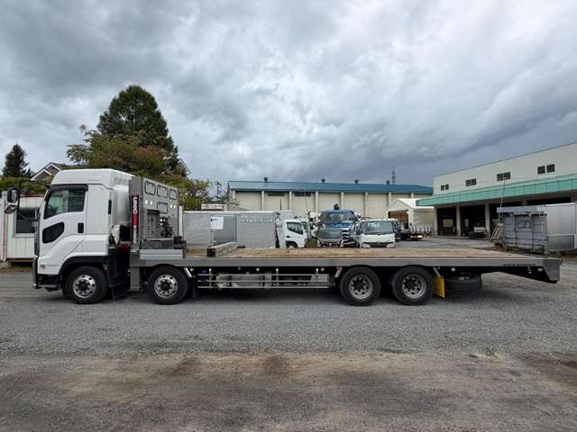 Isuzu Giga 8