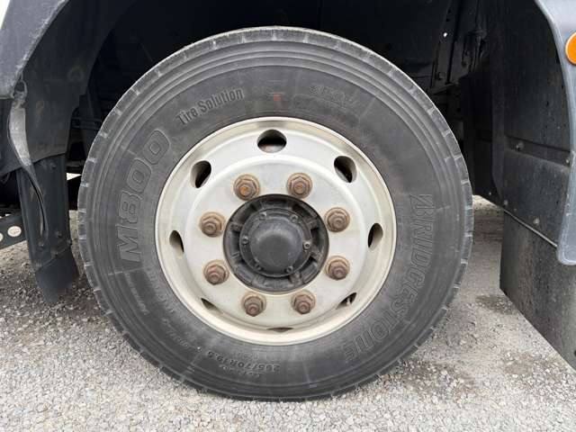 Isuzu Giga 9
