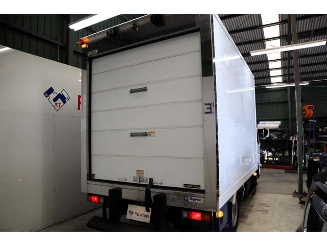 Mitsubishi Fuso Canter 9
