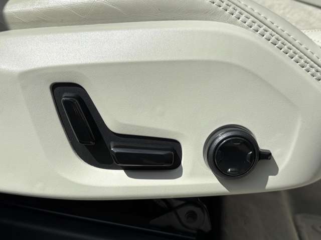 Volvo XC60 8