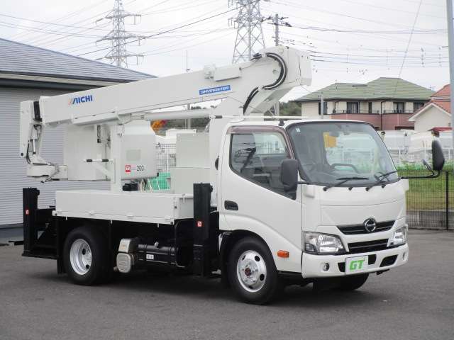 Hino Dutro 2