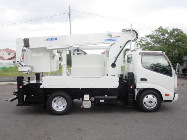 Hino Dutro 5