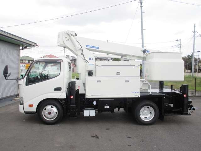 Hino Dutro 6