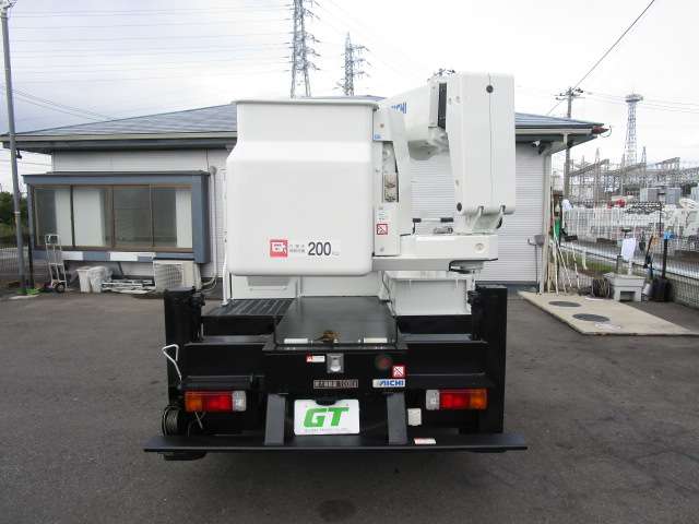 Hino Dutro 8