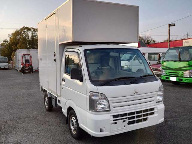 Mitsubishi Minicab Truck 2