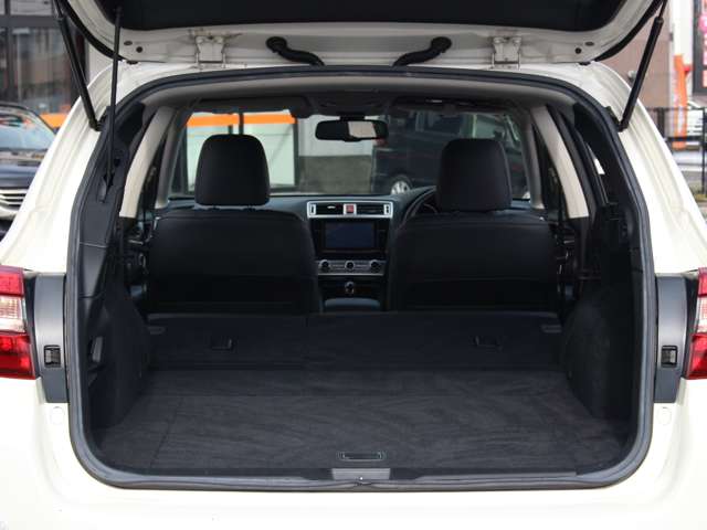 Subaru Legacy Outback 12