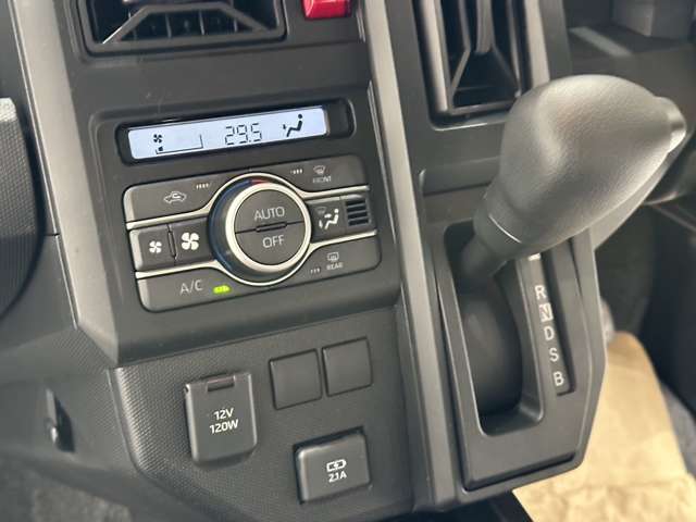 Daihatsu Taft 10