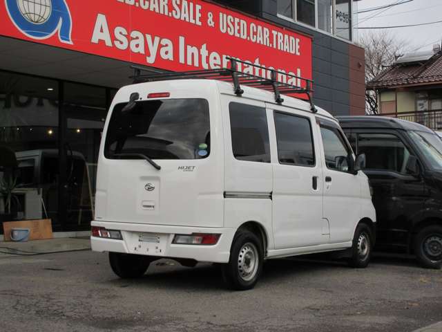 Daihatsu Hijet Cargo 2