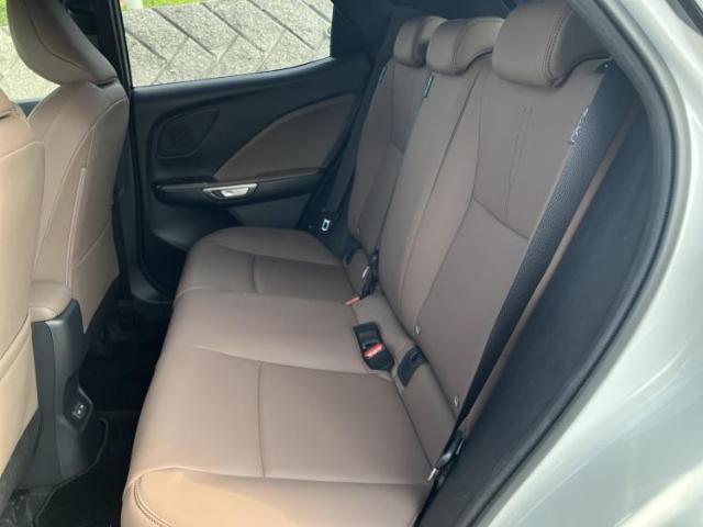 Lexus LBX 11
