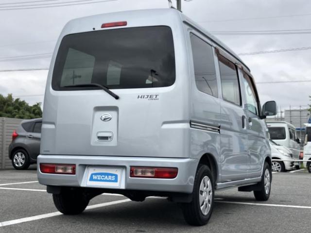Daihatsu Hijet Cargo 6