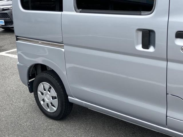 Daihatsu Hijet Cargo 7