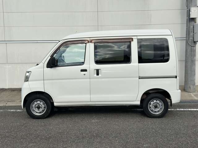 Daihatsu Hijet Cargo 2