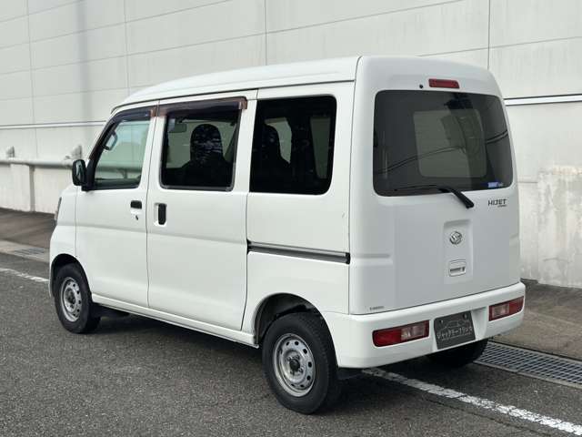 Daihatsu Hijet Cargo 3