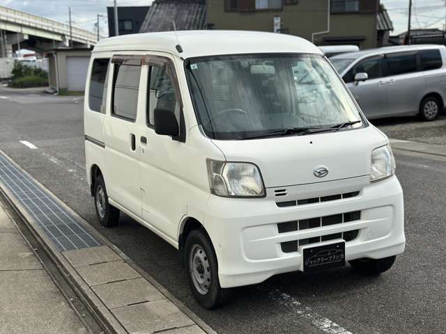 Daihatsu Hijet Cargo 4
