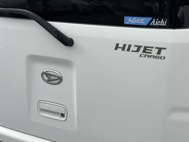 Daihatsu Hijet Cargo 7
