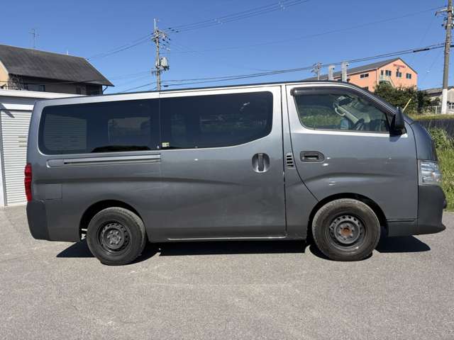 Nissan NV350 Caravan 12