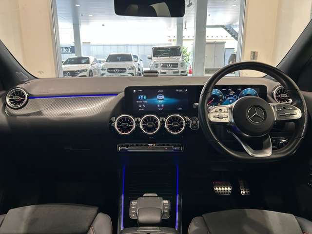 Mercedes-Benz GLA-Class 6