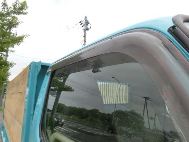 Hino Dutro 12