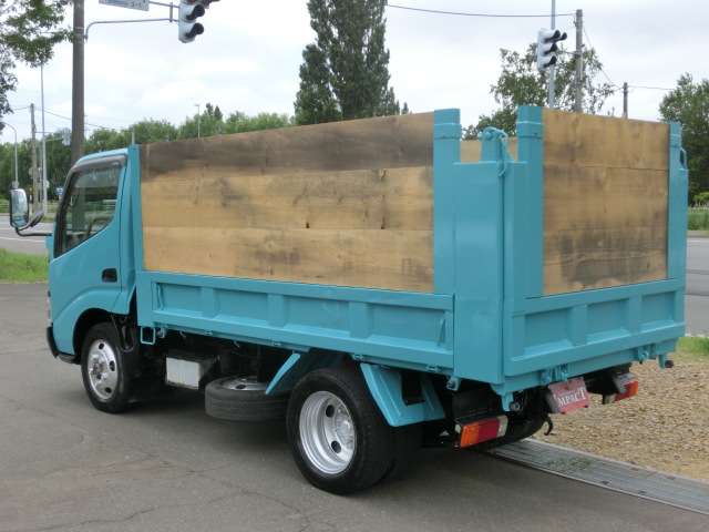Hino Dutro 4
