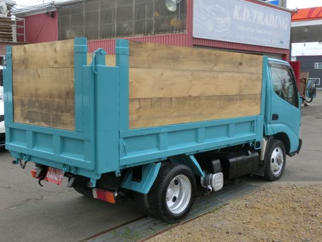 Hino Dutro 8