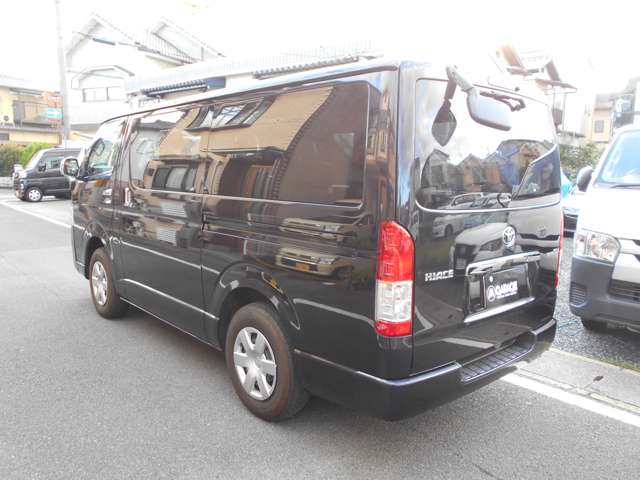 Toyota Hiace Van 8